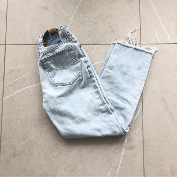 Dreamy Petite Vintage Levi’s 501’s - Picture 4 of 4